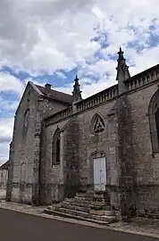 Le portail latéral reconstruit en 1852.