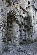 L'entrée d'un passage dans une ruelle.