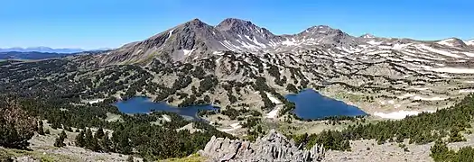 Etangs des Camporells au pied du pic Péric (2&nbsp;810&nbsp;m)