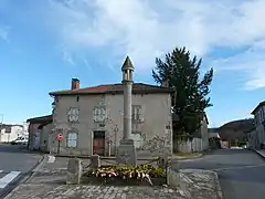 Monument aux morts.
