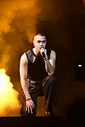 Liamoo interprétant Dragon.