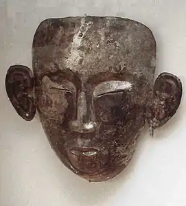 Masque funéraire chinois du XIIe&nbsp;siècle.