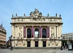 Vue d'ensemble du bâtiment.