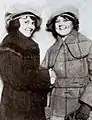 L'actrice Lillian Walker (en) et Hazel Bye portent le tammy (1921)