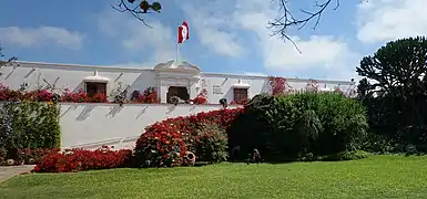 Le musée Larco est un musée privé d'art précolombien qui se trouve dans un bâtiment vice-royal du XVIIIe&nbsp;siècle construit sur une pyramide précolombienne du VIIe&nbsp;siècle.