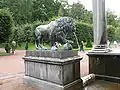 Jardins du palais de Peterhof, à Saint-Pétersbourg, Russie.