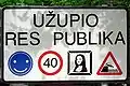 Plaque à la frontière de la République d'Užupis.
