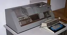 Perforatrice semi-automatique IBM 029