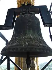 Cloche No 2,(Isabelle), fondue en 1903 par la fonderie Paccard, note : Mi3, masse : 970 kg.