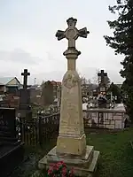 Monument du milieu du XIXe&nbsp;siècle au cimetière