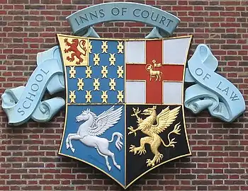 Armoiries combinant celles des quatre Inns of Court. Celles du Middle Temple constituent le 2e&nbsp;quartier, en haut à droite.