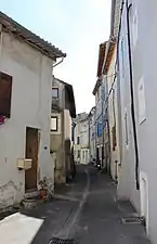 Une ruelle.