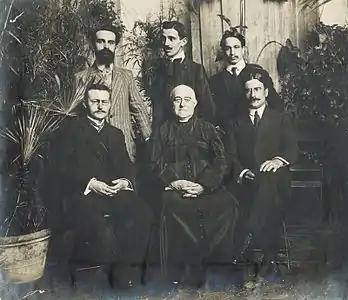 Louis Duchesne, avec des élèves.