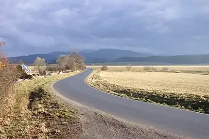 Route près de Lužice.