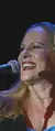 Lucinha Lins en tant que Mocinha Abelha
