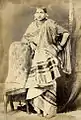 Femme lucknowi en gharara.
