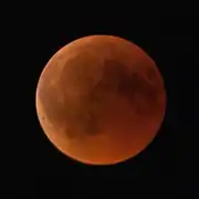 Lune rouge vue de Lonsee en Allemagne à 20 h 53 UTC.