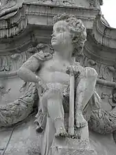 Un des putti.