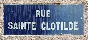Voir la plaque.