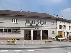 La mairie.