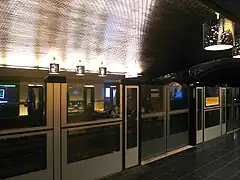 Portes palières des quais de la ligne 1.