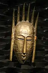 Masque n'domo des Marka. H. 42 cm. Bois, laiton. Burkina Faso.1850-1927