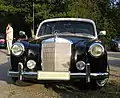 Mercedes-Benz 220 S.