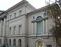 Reliefs sur la façade