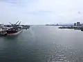 Vue vers le sud du détroit depuis Lapu-Lapu.