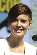 Maggie Grace interprète Althea Szewczek-Przygocki.