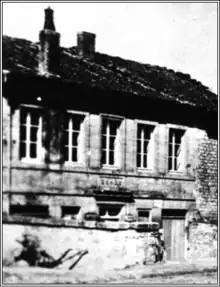 Photographie de la mairie-école de Martincourt-sur-Meuse, début du XXe siècle.