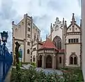 La synagogue Maisel (1590-1592) de style baroque, reconstruite  en 1893-1905 dans le style néo-gothique.