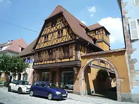 Maison (XVIe siècle-XVIIe siècle),4 rue du Général-de-Gaulle,.