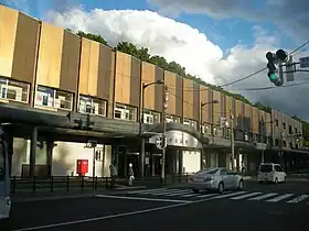 Vue extérieure de la station.