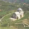 Le monastère de Gradac (XIIIe&nbsp;siècle, Serbie).