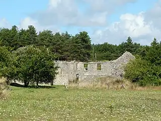 Ruines du manoir de Kersalio (XVe et XVIIIe siècles).