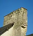 Un des vestiges du château de Fay.
