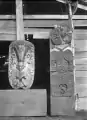 Sculpture Maori en bois dans «Te Whai-a-te Motu», dans Mataatua
