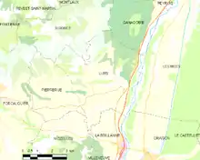 Carte élémentaire montrant les limites de la commune, les communes voisines, les zones de végétation et les routes