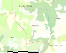 Carte élémentaire montrant les limites de la commune, les communes voisines, les zones de végétation et les routes