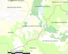  Carte élémentaire montrant les limites de la commune, les communes voisines, les zones de végétation et les routes
