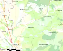  Carte élémentaire montrant les limites de la commune, les communes voisines, les zones de végétation et les routes