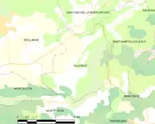 Carte élémentaire montrant les limites de la commune, les communes voisines, les zones de végétation et les routes