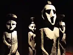 Sculptures mapuches en bois du XIXe siècle.