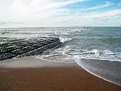 Épi à la marée montante à Ostende, Mer du Nord