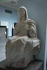 Déméter de Cnide, sculpture en marbre hellénistique, v. 350 av. J.-C. British Museum.