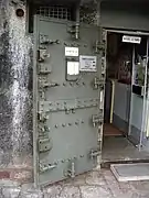 Porte blindée de la casemate.