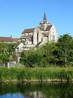 Vue depuis le canal de l'Ourcq, au sud-est.