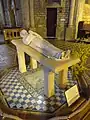 Ermitage Saint-Walfroy : gisant.