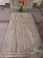 Plaque de couverture de l'ancienne tombe de haut Macaire dans la chapelle de la Vierge à Wuerzburg